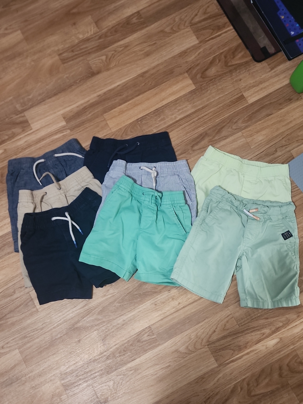 Boy Cancas Short, (6) Gap (1) Lucky Brand (1) Carters